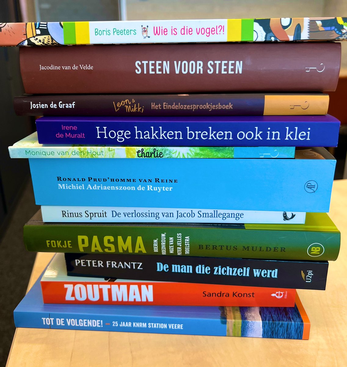 Weer een stapel inzendingen voor de Zeeuwse Boekenprijs <a href="/dezbnl/">ZB Bibliotheek van Zeeland</a> #lezen #boeken #jury #nooitvervelen #trotsopzeeland