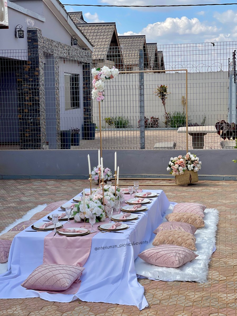 InteriumZ's tweet image. A surprise birthday picnic 😍😍 
Florals are always a fave! 

For bookings 
Call :+260976437051.
WhatsApp : +260973562053.