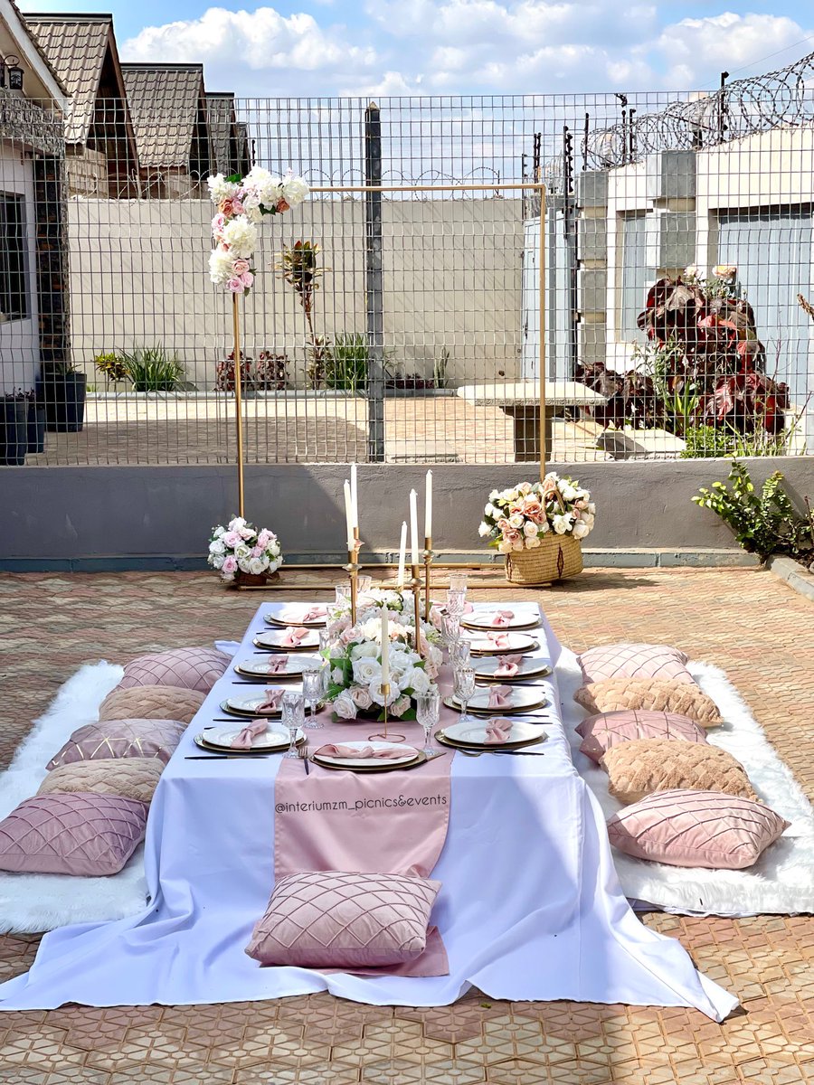 InteriumZ's tweet image. A surprise birthday picnic 😍😍 
Florals are always a fave! 

For bookings 
Call :+260976437051.
WhatsApp : +260973562053.