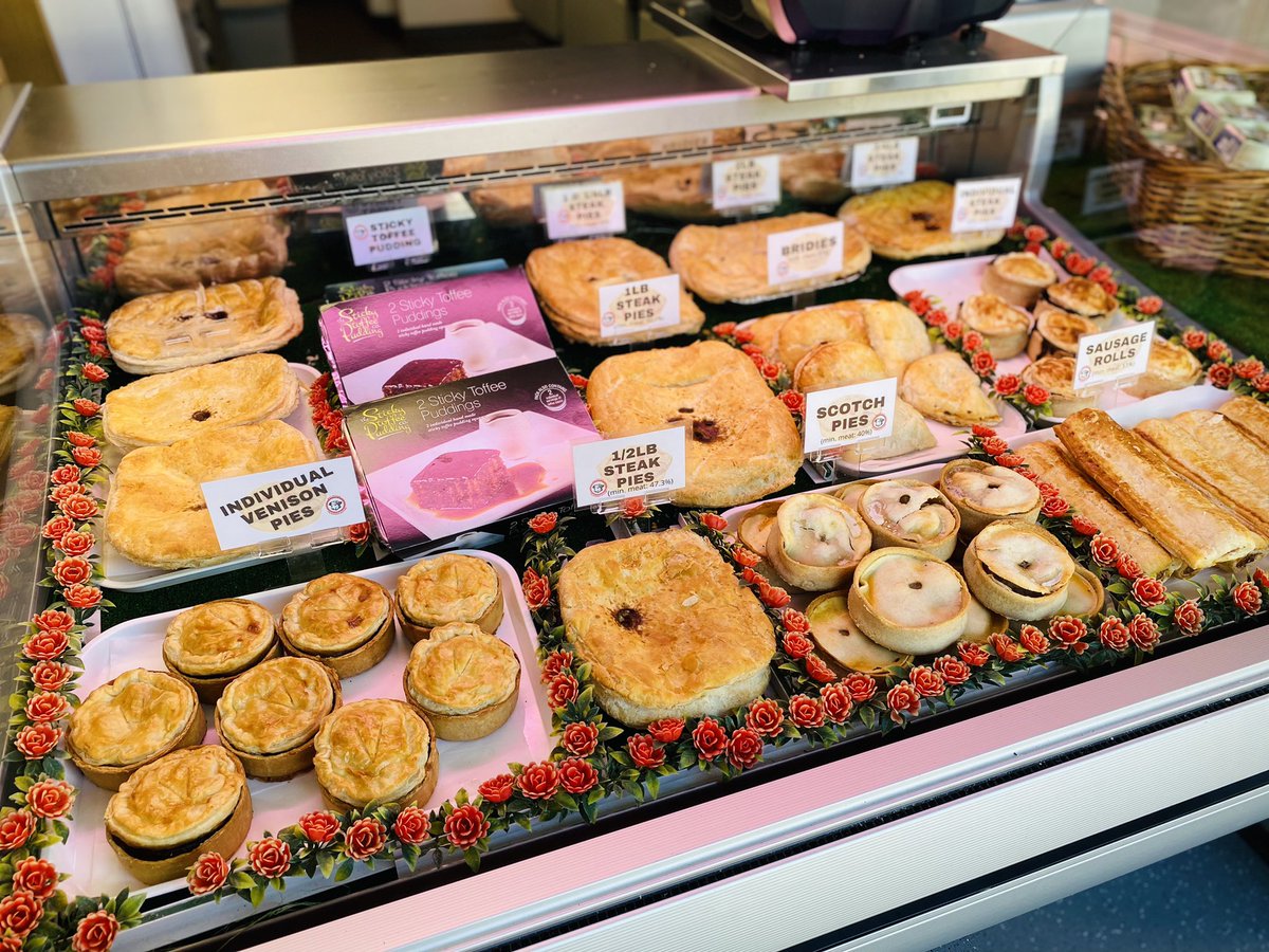 Gourock_Butcher's tweet photo. Does this make you hungry?? π #pies #scottishbutcher #steakpie #venisonpie #sticktoffeepudding https://t.co/Ct2vpudWjw