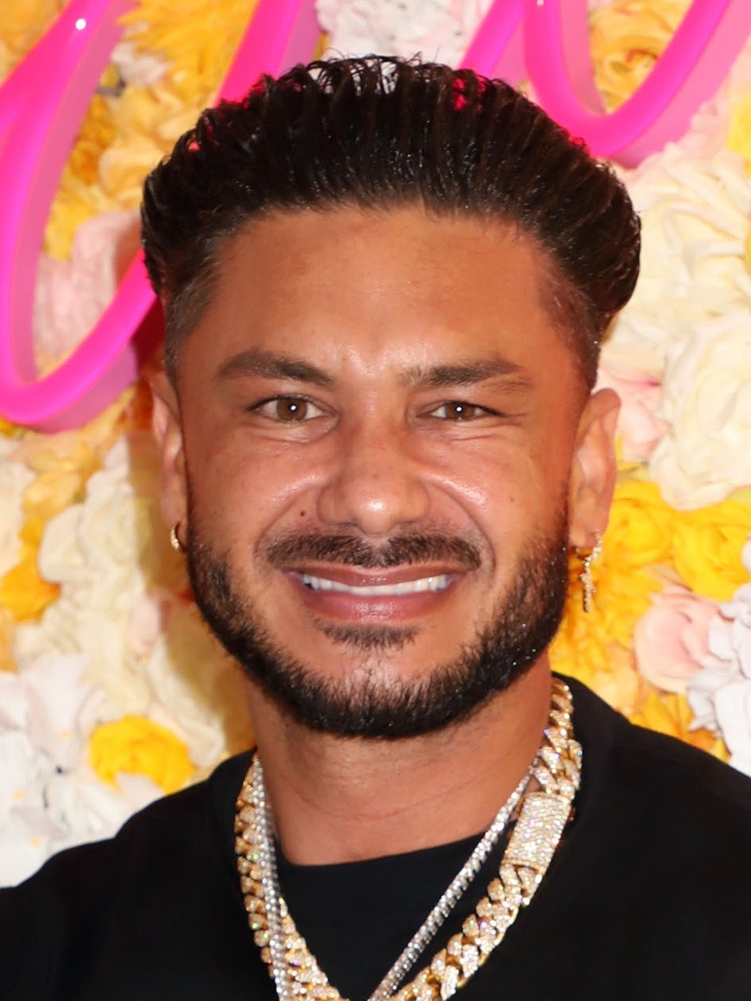 Happy brithday to me. Fun fact, I share this july 5th birthday with dj pauly d and barbara from genshin impact 