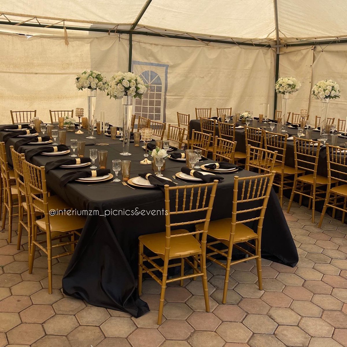 InteriumZ's tweet image. Elegant celebrations 🖤💛🖤

For bookings 
Call :+260976437051.
WhatsApp : +260973562053.