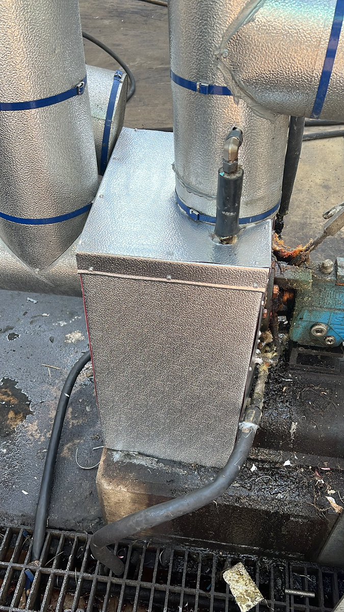 Martymart26's tweet photo. Didn’t get to finish the box on Friday so finished the rest this morning. Little bit of caulk and she’s all done #Local17 #HeatAndFrost #Unioninsulator https://t.co/Ov0Xjxie9M