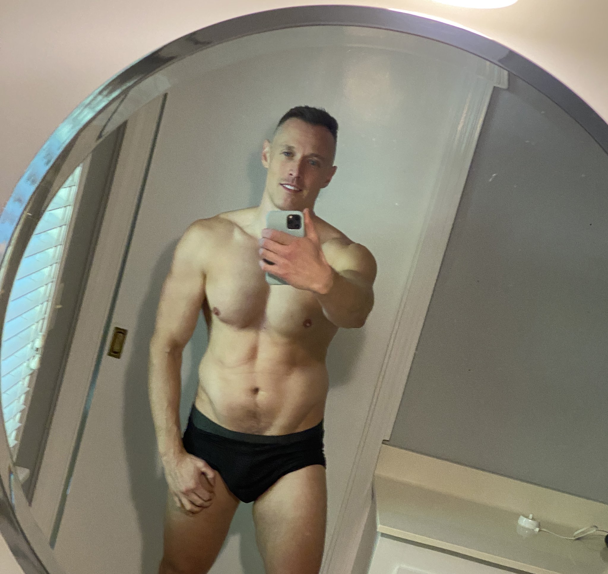 Davey Wavey 🏳️‍🌈 on Twitter: "Question: I'm turning 39 next week, so