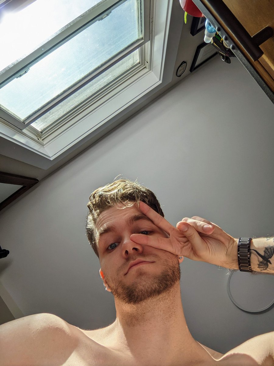 pudgunner's tweet photo. ☀️☀️☀️ #itsonlyteusday #selfies #queerguy #morning #peaceandlove #latenightromps #sleepyboi #ugggh. https://t.co/VSXBa786pN