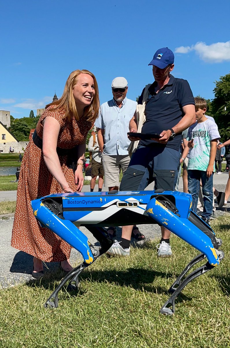 Alla gillar robothundar!
#almedalen