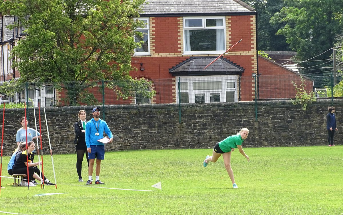 stockportgs's tweet photo. The Fourth Year Sports Day competition saw #Nicholson take maximum points as they attempt to win the Fallows Shield.
#Warren finished second, #Arden third and #Vernon fourth.
#SGSSport #sport #SportsDay #SportsDay2022 #athletics #running #fieldevents #trackevents https://t.co/PwqCWTv1wD