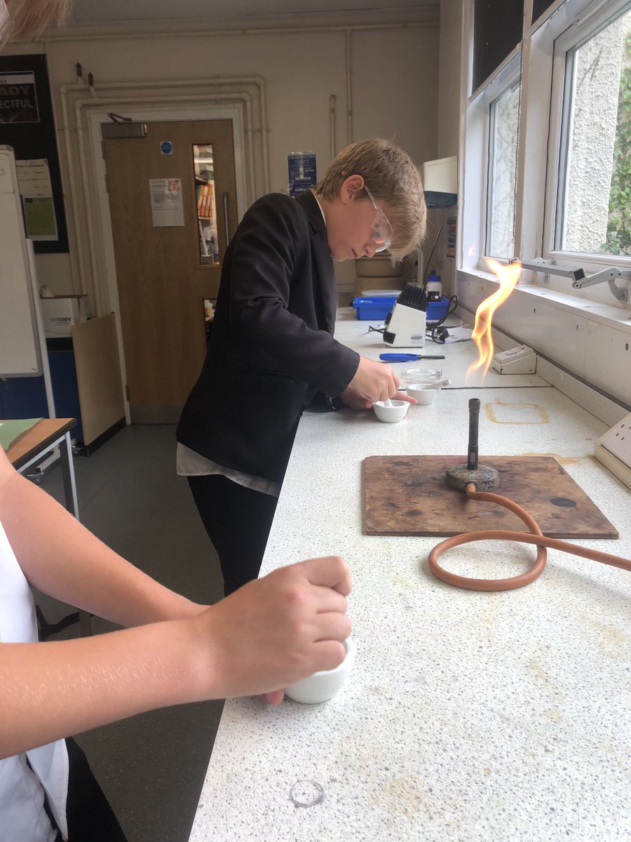 HolyroodScience's tweet photo. Crest silver coming to an end for the year. Final melting point determination to check purity after making their aspirin. Phenol test too. And they are only in Y8 and 9!  ⁦@Holyrood6thForm⁩ just wait until they are in Y13! https://t.co/og9U8vgNKr