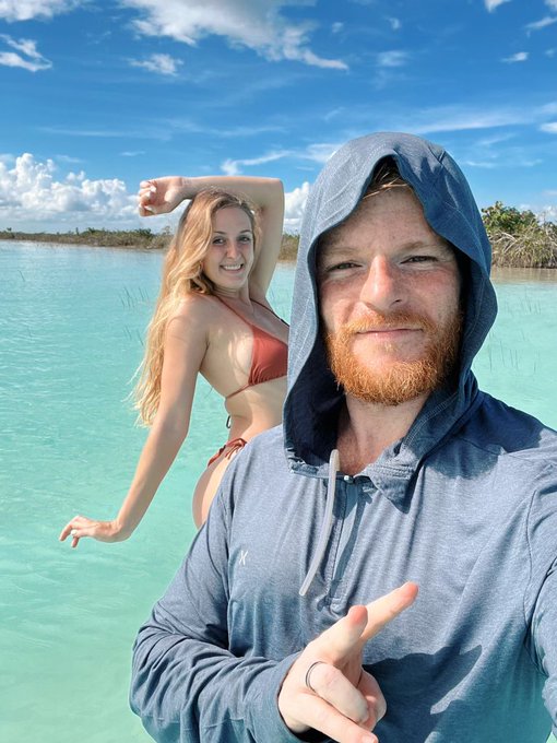 Lucky fucker. 🤪 https://t.co/nRbB61fbep<a href="/tag/phworthy"class="tags"><span>#phworthy</span></a>