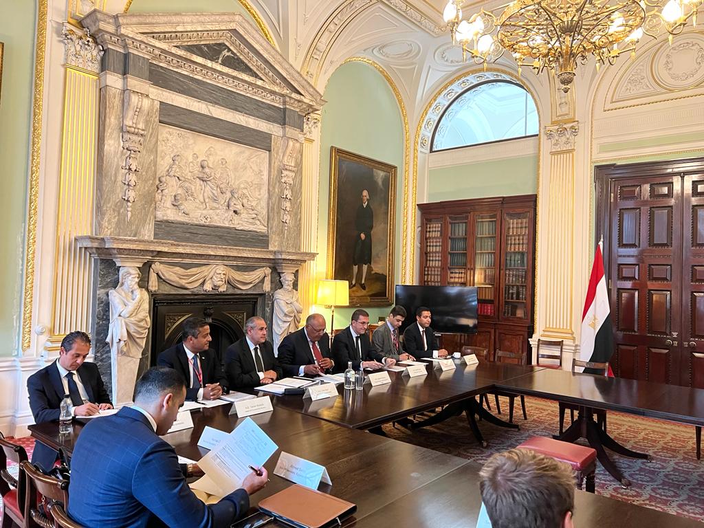 MfaEgypt's tweet photo. تُعقد الآن الجلسة الثانية لمجلس المشاركة بين مصر والمملكة المتحدة برئاسة وزير الخارجية #سامح_شكري ووزيرة السياسة التجارية البريطانية "بيني موردنت"، وذلك لتناول التعاون في مجالات الاستثمار والتجارة والصناعة والتحول الأخضر والزراعة والصحة والتعليم والسياحة.
  @PennyMordaunt https://t.co/KuHX3OqQ42