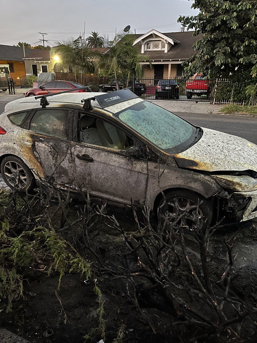 chef_boyarbeatz's tweet image. hey fam, my gf and i woke up this morning to her car blown up from fireworks overnight. her insurance said they won’t cover anything from damages to even a basic tow. if anyone can help out in any way, it would be greatly appreciated 

link: gofund.me/150c4af8