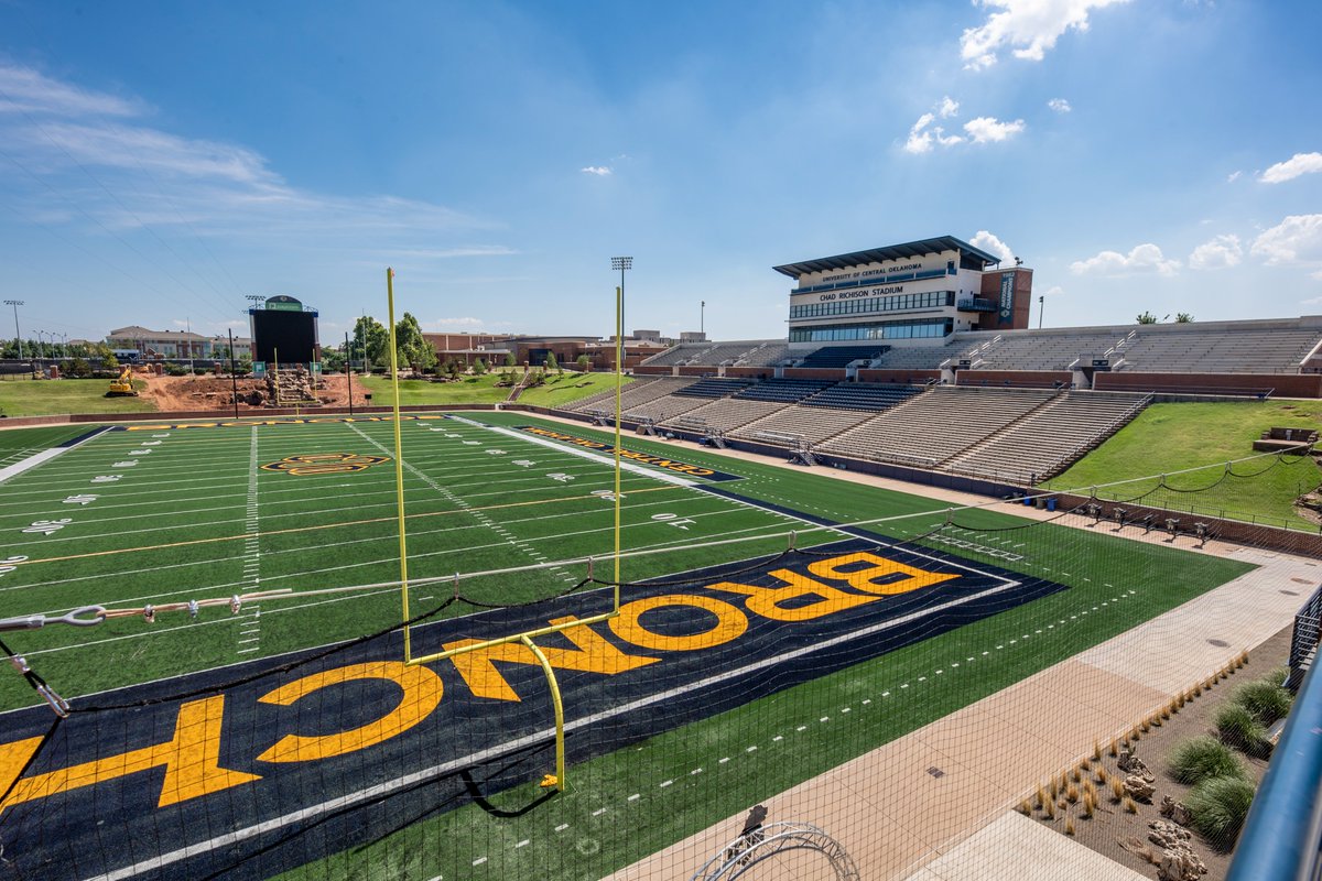 ucoathletics's tweet photo. Check out the new carpet at Chad Richison Stadium! Mammoth Turf did an outstanding job quickly. Just one month to go till football reports for camp. 

@ucobronchofb @UCOBronchos @UCOAlumsFriends @TheMIAA @D2Football @NCAADII @MammothBuilt #RollChos https://t.co/MkURVjHUl9