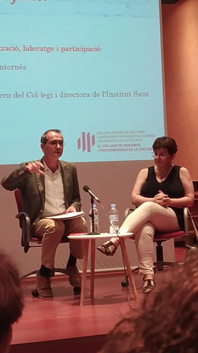 Parlem de lideratge: què, qui i com. Segons Blancher, es basa en un  projecte educatiu consistent, una organització ben estructurada i la motivació: efectivitat i afectivitat. Per Costa, el lideratge es comparteix: els professors s'han de sentir part d'una comunitat educativa.