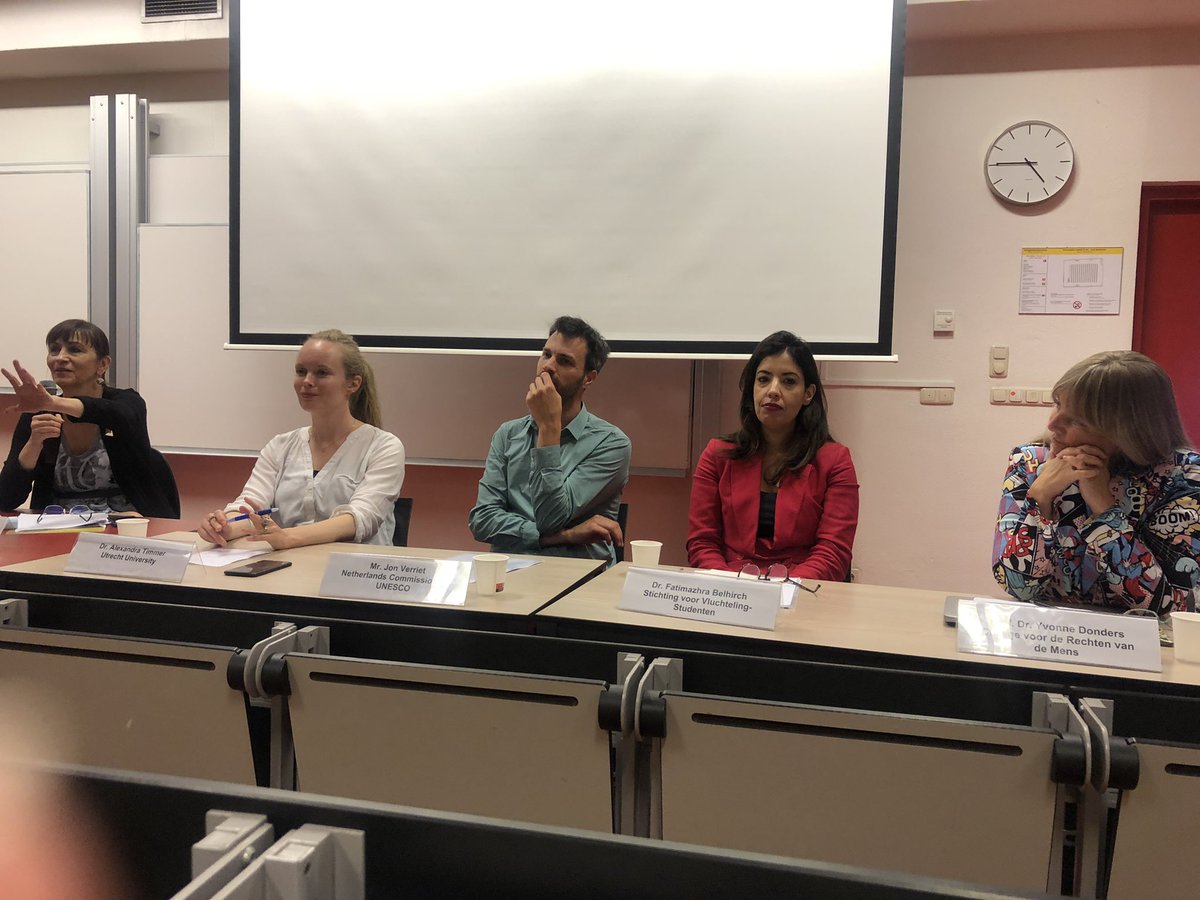 jacquelinekro's tweet photo. De aandacht voor mensenrechten op universiteiten is nog beperkt buiten de rechtenfaculteiten, maar de panelleden zien veel kansen. @UniUtrecht heeft wel programma Equality Diversity Inclusion. Maar er is nog ‘handelingsverlegenheid’ en angst om je uit te spreken over #humanrights https://t.co/1P31EDxJPK