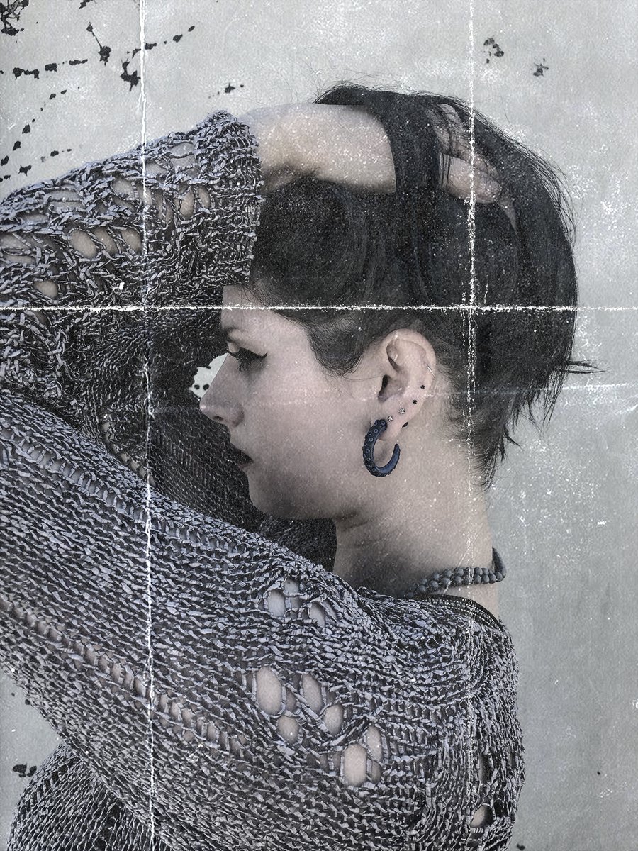 Since <a href="/_mermada/">Merm𝔸𝔻𝔸</a> has discovered the beauty of the tentacle, I thought it's time to share my custom made #Cthulhu ear loops. 
Happy to see the cult is growing within the #CardanoCommunity (enter @CosmicCutiesNFT 's cute-evil laughter)! 

<a href="/AbyssalHorrors/">Abyssal Horrors | CNFT Card Game</a> <a href="/OCCVLT_Archives/">Occult Archives</a> <a href="/BitFins/">BitFins</a> 🐙