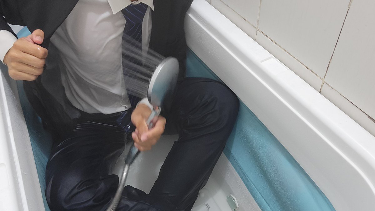 urinsuit's tweet photo. https://t.co/mMU9KKNsqF
