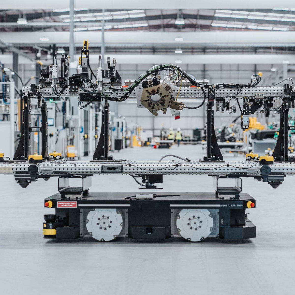 arrival's tweet image. Better, Faster, Stronger 💪 

The WeMos that power our Microfactory have been undergoing some upgrades. 

The latest WeMos can move twice as fast between assembly bays, with double the payload capacity – when it comes to mobile robotics, it’s all about working smarter.