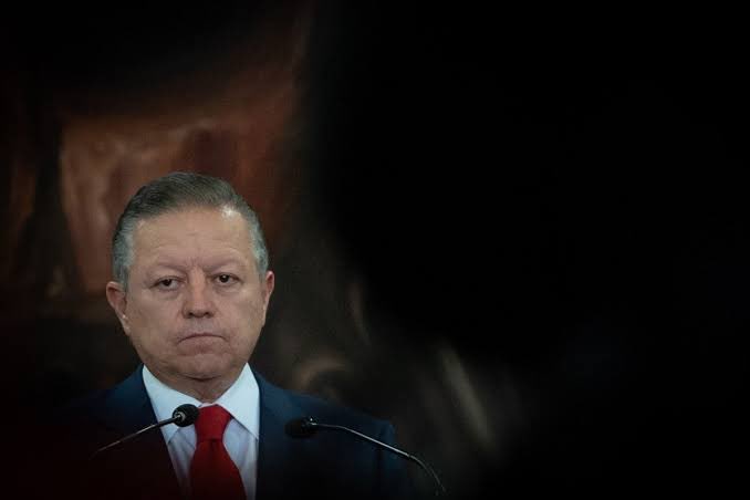 Zaldívar (<a href="/ArturoZaldivarL/">Arturo Zaldívar</a>) tus criterios ideologizados están traspasando los límites.

Hoy existen colectivos que se envalentonan con tus criterios amenazando y poniendo en riesgo la vida de terceros. Lo que hoy pasa también es tu culpa.

#TodosSomosChristian
#ElHeroeDeEnsenada