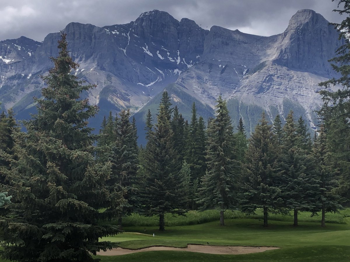 Global_Smith's tweet photo. Back in Alberta now, covering the Alberta Ladies Amateur Championship at @CanmoreGolf 

Awesome office for the week ⛳️⛰ https://t.co/yj9AA9Zwtg