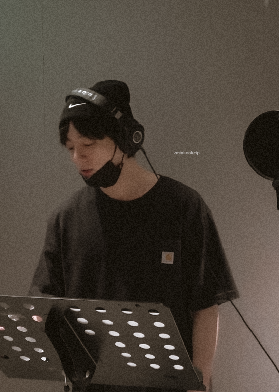 vminkookzip's tweet photo. You take up every corner of my mind ♥︎ https://t.co/rd4Uy6ch1D