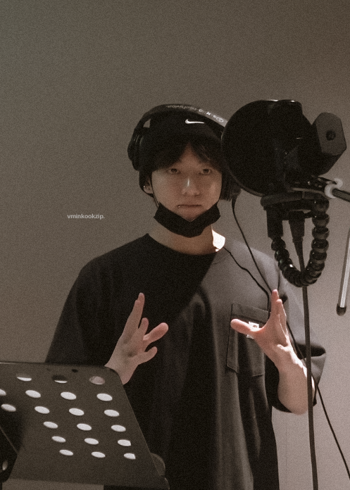 vminkookzip's tweet photo. You take up every corner of my mind ♥︎ https://t.co/rd4Uy6ch1D
