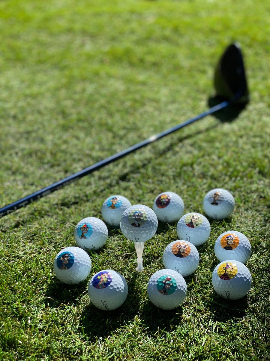 painter_crypto's tweet photo. Trying not to lose any of these expensive balls 😅 https://t.co/ExujZQVqTl