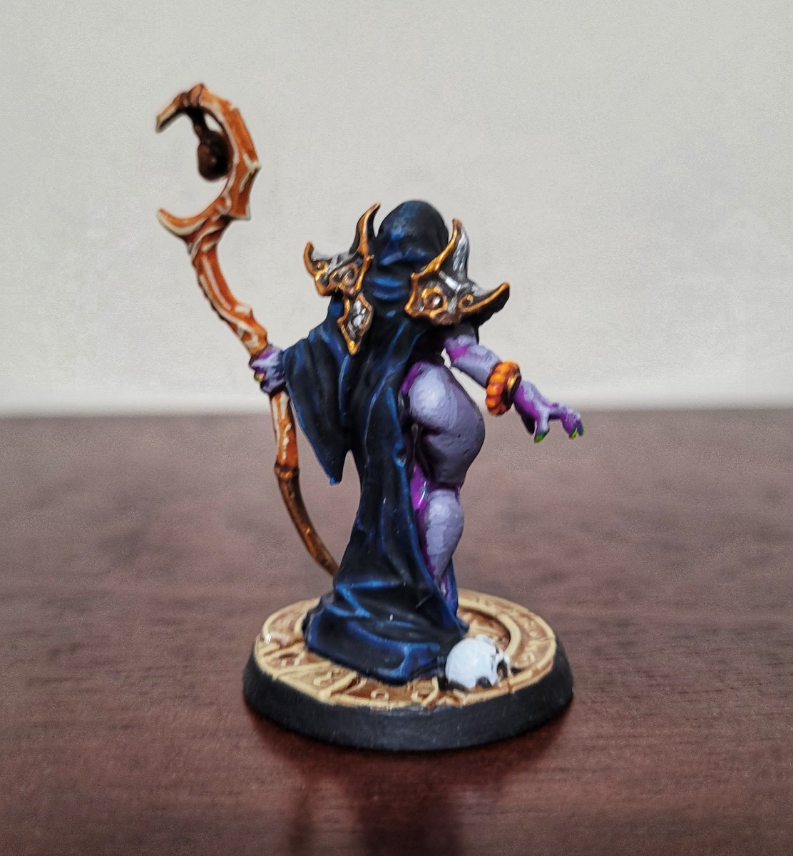 CastleRadgoski's tweet photo. You just gotta decide- is it worth losing a few intelligence points?

#Mindflayer #dungeonsanddragons #dnd5e #squid #Cthulhu #miniatures #minipainting #commissionsopen https://t.co/trCPmTcG4I