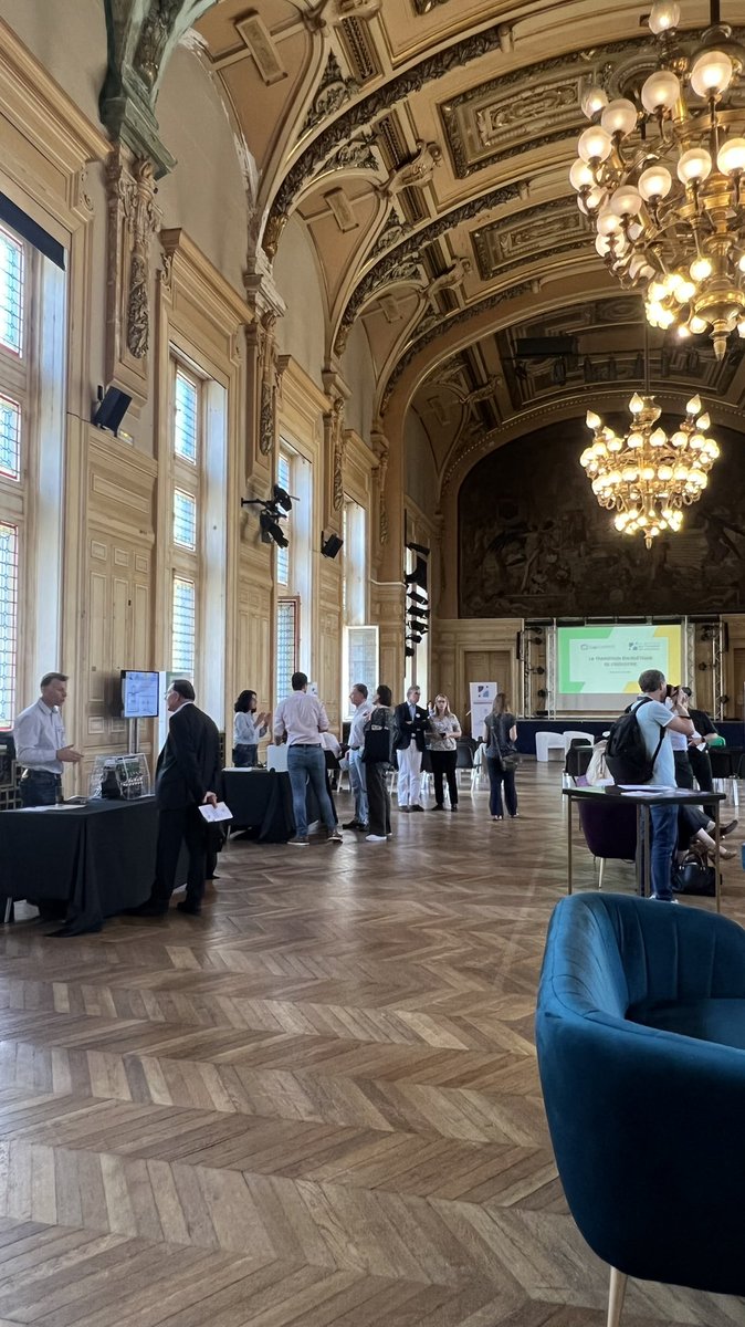 C’est parti pour #CapCARNOT2022 ! 

Un accueil dans la magnifique salle de la <a href="/mairiedu13/">Mairie du 13e</a> pour échanger sur le sujet de la #transitionénergétique ! 

🔹Pour démarrer, place au #showroom  des démonstrateurs de plusieurs #Carnot