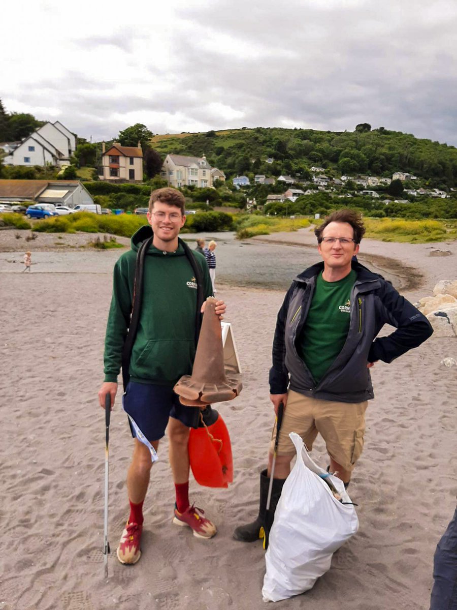 Here are a few snaps of the team last week helping out to keep Seaton Beach clean, with @CwallWildlife and <a href="/LooeMCG/">LooeMCG</a>! 🌊 🚯

It's always great to help maintain the environment that provides us with so much. 💚

#CornishOrchards #Cornwall #DrinkResponsibly #Beach