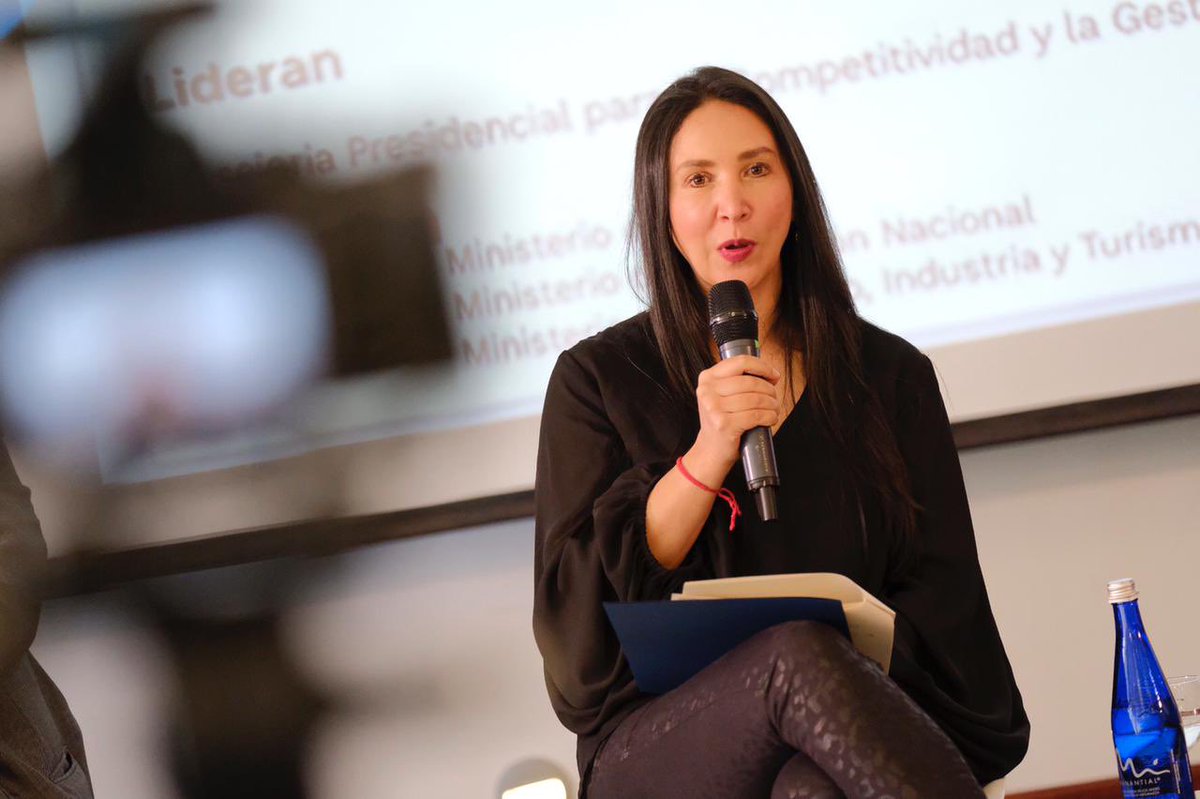 SNCIColombia (@snci_colombia) on Twitter photo 📂 Inicia el segundo panel "Las Empresas y las Regiones en la Formación y Educación Dual. Retos en materia de #FormaciónyEducaciónDual” con <a href="/uempresarial/">Uniempresarial</a> <a href="/NestleColombia/">Nestlé Colombia</a> <a href="/ColombiaCompite/">Consejo Privado de Competitividad</a> @DSIK_LAC <a href="/CRCSantander/">Santander Competitivo</a> <a href="/Swisscontact/">Swisscontact</a>.
Conéctese aquí 👉🏼: youtube.com/watch?v=2EaRgZ… 📂 Inicia el segundo panel "Las Empresas y las Regiones en la Formación y Educación Dual. Retos en materia de #FormaciónyEducaciónDual” con <a href="/uempresarial/">Uniempresarial</a> <a href="/NestleColombia/">Nestlé Colombia</a> <a href="/ColombiaCompite/">Consejo Privado de Competitividad</a> @DSIK_LAC <a href="/CRCSantander/">Santander Competitivo</a> <a href="/Swisscontact/">Swisscontact</a>.
Conéctese aquí 👉🏼: youtube.com/watch?v=2EaRgZ…