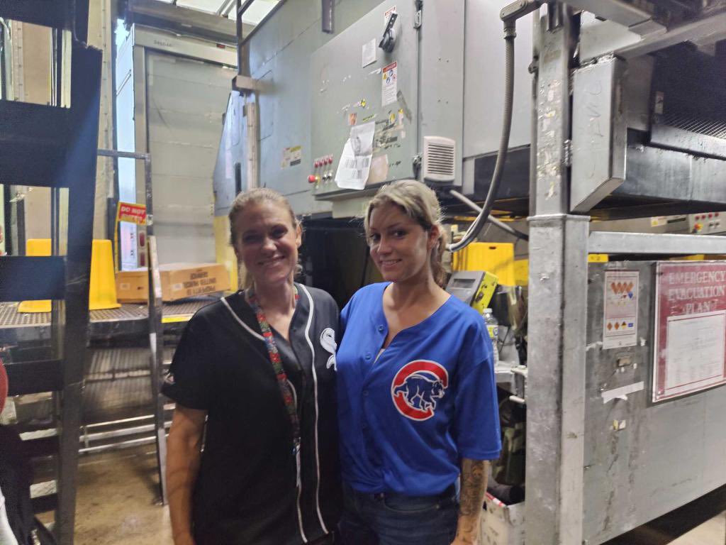 Management appreciation week continues with a home town rivalry!  Cubs vs Sox!  Let’s go CACH!!!  <a href="/CACHamysitterly/">Amy Sitterly</a> <a href="/YoungbergCach/">CACH Mark Youngberg</a> @CACHPTSups