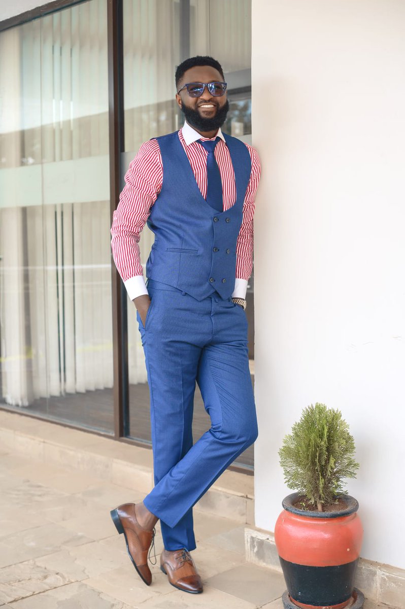 DSquareKe's tweet photo. The best suits/outfits are those that make you look effortlessly stylish, have you feeling your best and, most importantly, fit you well. #DressToBeAddressed https://t.co/Xqz0YI7vn6