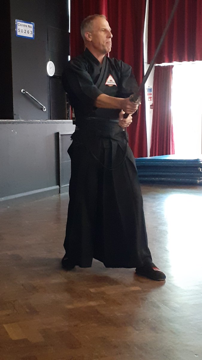 Chris Bradford <a href="/YoungSamurai/">Chris Bradford</a>  visited our school today <a href="/TheRomseySchool/">The Romsey School</a>
Fantastic experience for all Year 8's (and staff) involved. If you are looking for a fun, interactive and professional Author experience then we definitely recommend 👍💯🙂