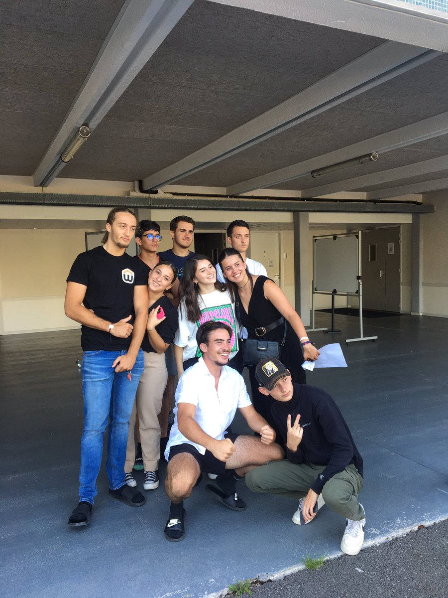 Félicitations à nos #bacheliers métiers du commerce et de la vente option A. #emotion #projet #parcours #pro