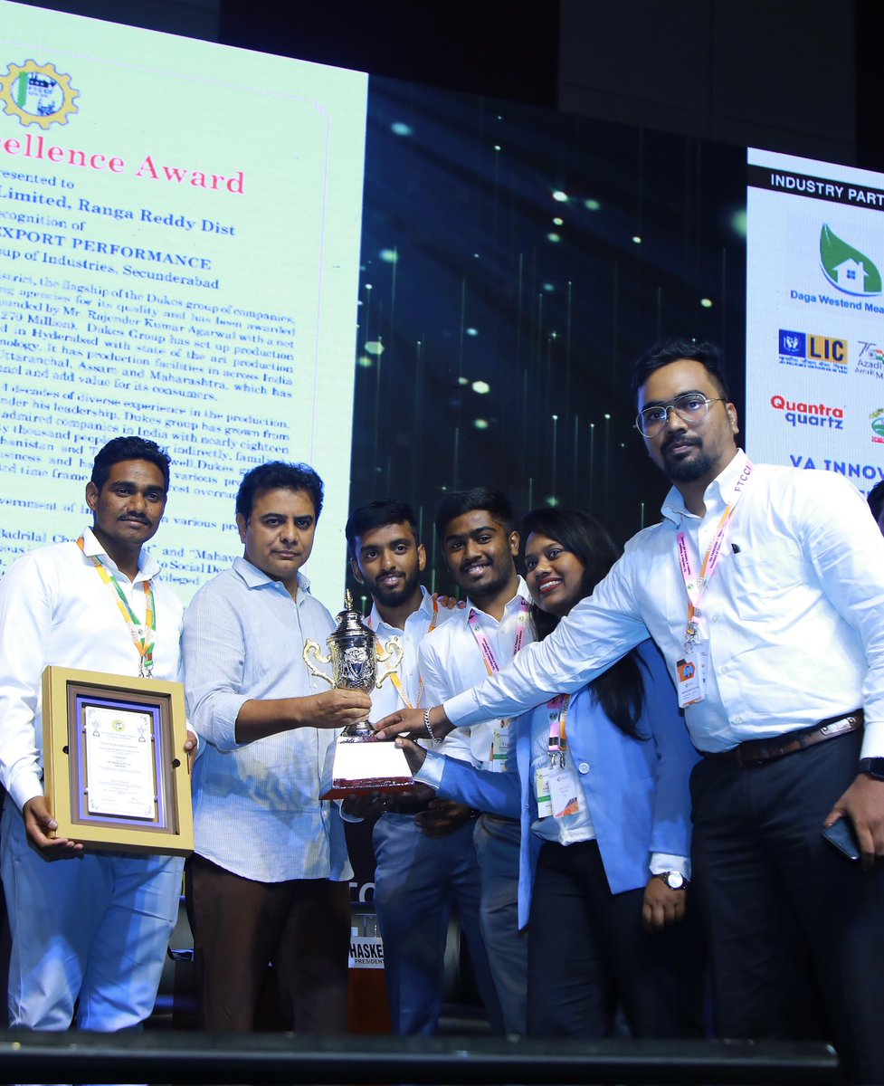 DCalwatersoften's tweet photo. Dcal is honoured to receive the "EXCELLENCE In MARKETING INNOVATION" award From Shri @KTRTRS. Thank you @FTCCI for hosting this awards ceremony and giving the boost to achieve bigger things.
.
.
.
#ftcci #awards #business #marketing #ricebusiness #befach #dcal #riceexporter https://t.co/RRdt7CLFSk
