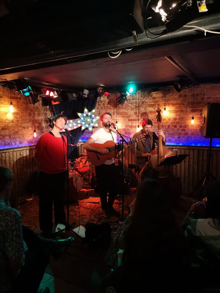 pearolegs's tweet photo. What a launch for @joshgeffin EP last Friday at the @TheHarrisonFolk

Huge thank you to everyone who came along!

#londonfolk #launchshow #FridayNight #livemusic #indiefolk #folk #doublebass https://t.co/KryZH6Lt5R