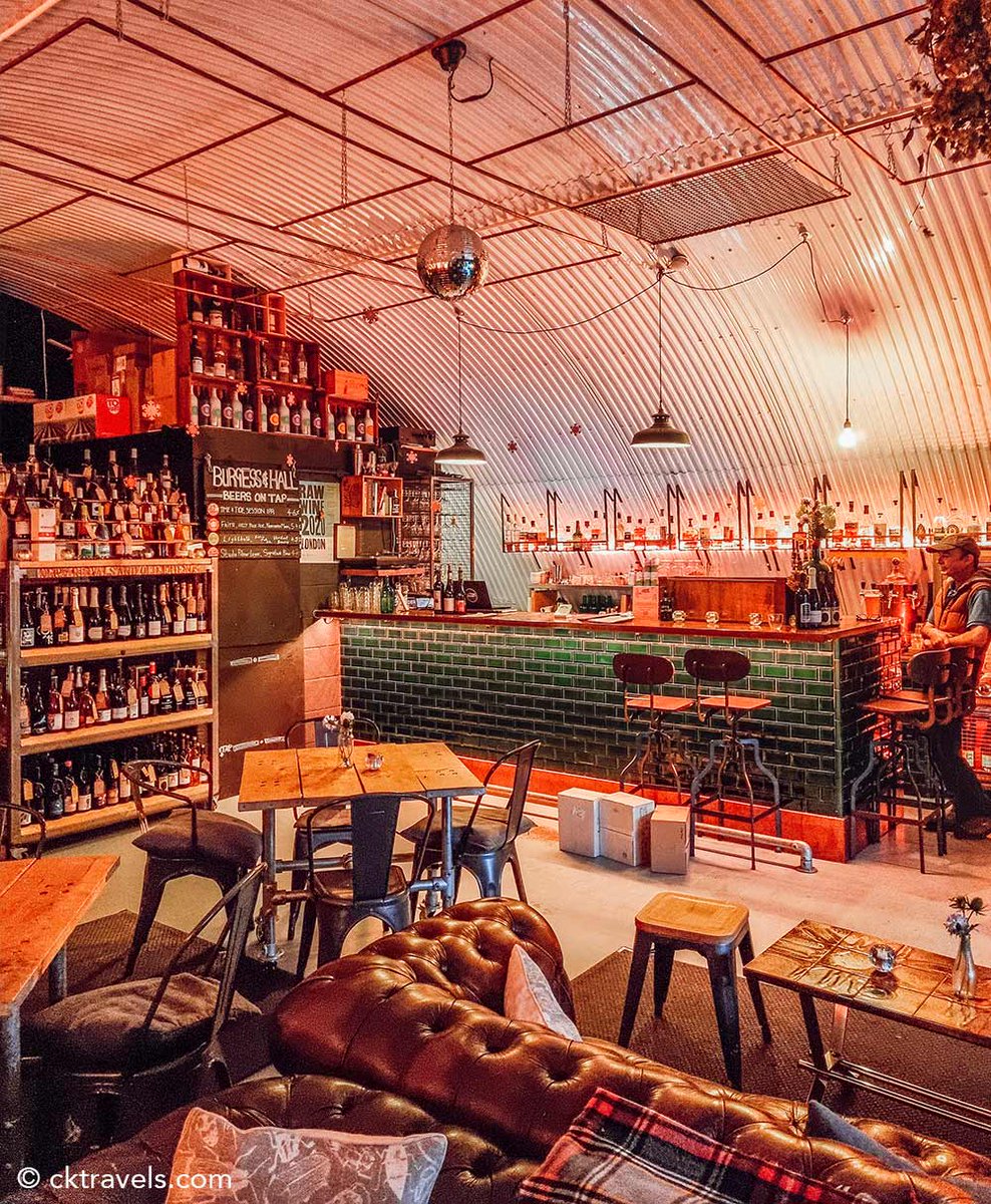 cktravels_'s tweet image. London's best neighbourhood for bars &amp;amp; breweries? Head east - Leytonstone &amp;amp; Leyton is a contender! From railway arch taprooms to backroom bottle stores &amp;amp; vintage venues, here is the best of the area's bars &amp;amp; breweries (fun 'research' too🍻): cktravels.com/leyton-leytons… #beer #London