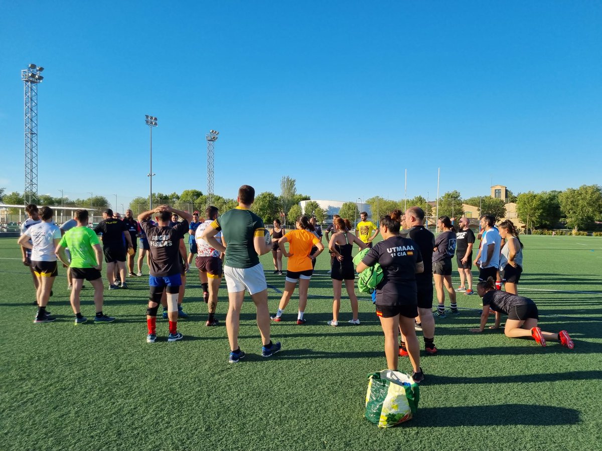 filo_rugby_2019's tweet photo. #FiloFamilia // TOCATA A LO GRANDE PARA DESPEDIR LA TEMPORADA

A finales de agosto comenzará la pretemporada para los equipos sénior, que realizaron un entrenamiento conjunto el miércoles 29 de junio para cerrar una notable 2022-23

Dentro de mes y medio, ¡a por más!💪

#AúpaFilo https://t.co/mXfbgubkSt