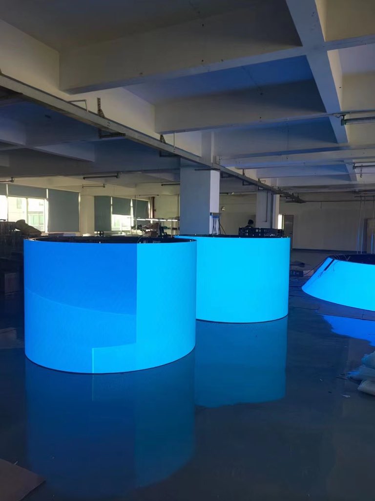 KingColor2008's tweet image. Flexible LED display