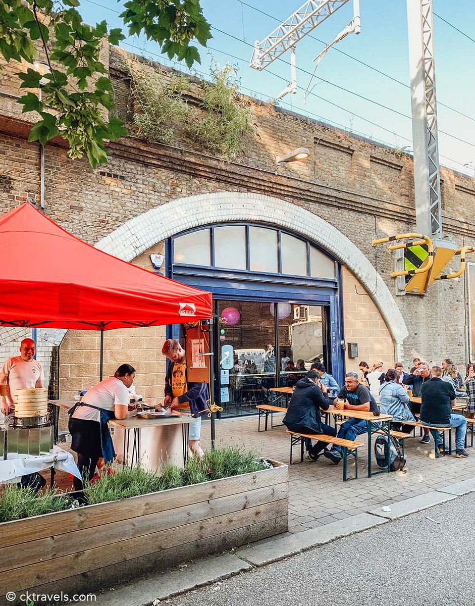cktravels_'s tweet image. London's best neighbourhood for bars &amp;amp; breweries? Head east - Leytonstone &amp;amp; Leyton is a contender! From railway arch taprooms to backroom bottle stores &amp;amp; vintage venues, here is the best of the area's bars &amp;amp; breweries (fun 'research' too🍻): cktravels.com/leyton-leytons… #beer #London