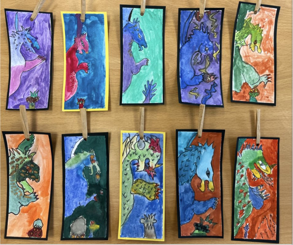 No better way to spend the last few days of the year than working with dragons 🐉 
Pop out dragon story books and watercolour dragon bookmarks 🎨 ✨ @KentCollegeDXB