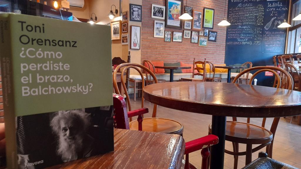 Moltíssimes gràcies @toniorensanz , rebuda l'edició en castellà de Balchowsky ...i gràcies a <a href="/NavonaEditorial/">Editorial Navona</a> ,  i <a href="/Neus26/">Neus Chordà</a>  per la feina que feu , apropant - nos llibres així ...