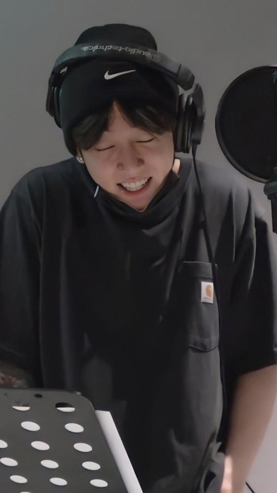 BANGTANPICSHD7's tweet photo. [EPISODE] LEFT AND RIGHT (FT. JUNGKOOK OF BTS)

 #LeftAndRightIsComing 

JUNGKOOK HD WALLPAPER

#Jungkook #JungkookxCharliePuth #BTS #CharliePuth #BTSWALLPAPER #BTSLOCKSCREEN #jeonjungkook https://t.co/RtBfaNA6y6