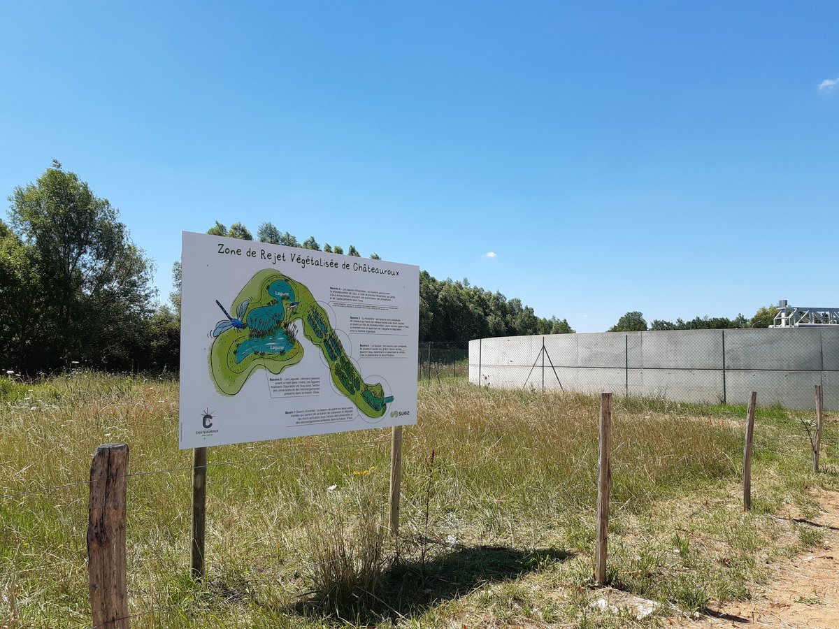 FConnil's tweet photo. Aujourd’hui, inauguration de la zone de rejet végétalisée de @Chateauroux36. Une solution inspirée par la Nature et développée par @SUEZ qui permet d’améliorer encore la qualité de l’eau rejetée par la station d’épuration dans le milieu naturel et de dynamiser la #biodiversité https://t.co/A3oohM5UV9