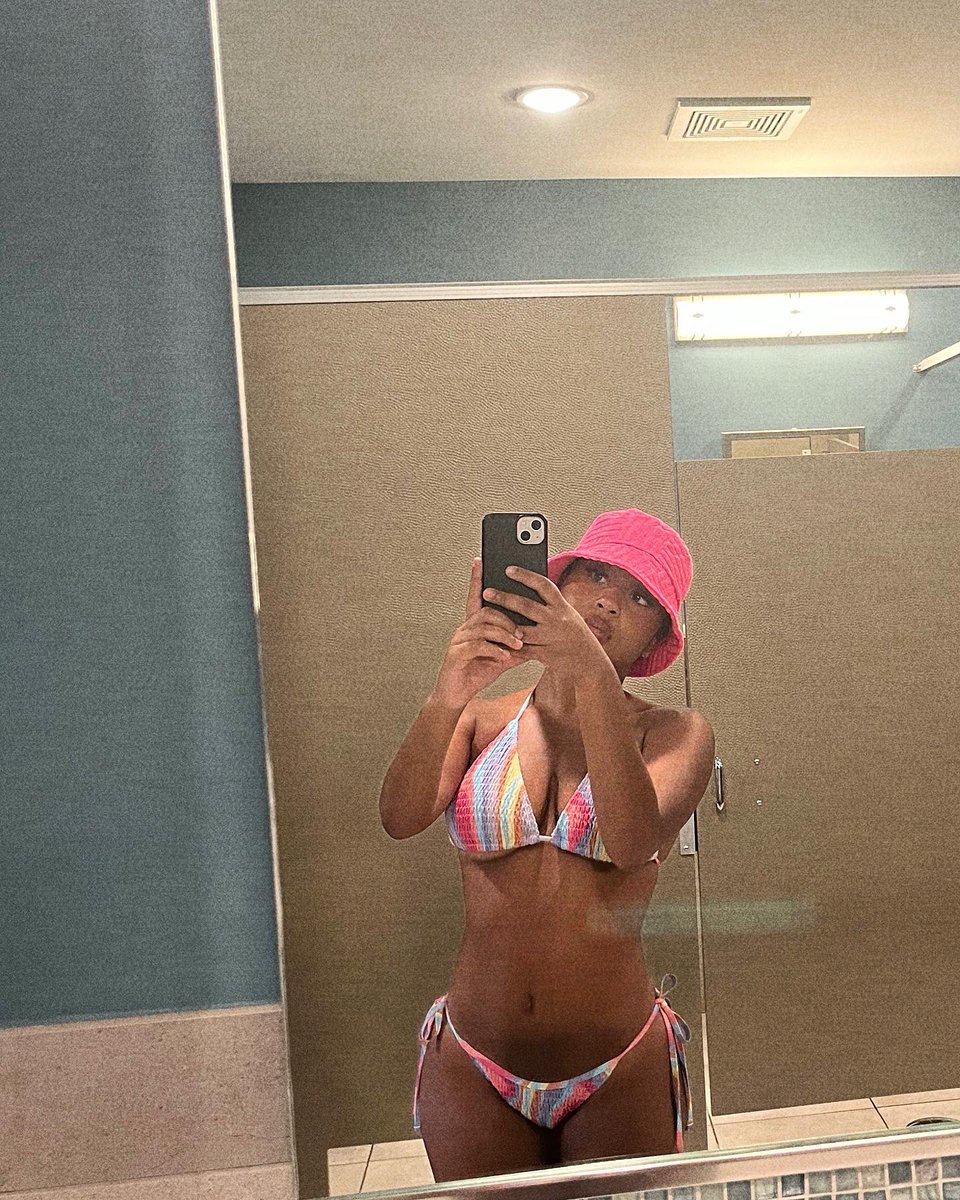 msautumnrose's tweet photo. my happy colors #viral #ILOVEU #tuesdayvibe https://t.co/ULEAOV975A