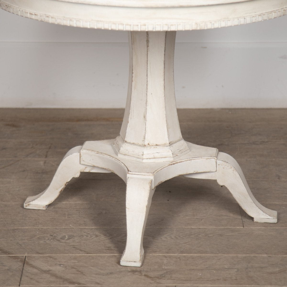 L A T E S T  A R R I V A L ✨ 

19th Century Swedish Table

buff.ly/3bSduMY

#LorfordsAntiques #Lorfords #Antiques #19thCentury #Swedish #Interiors