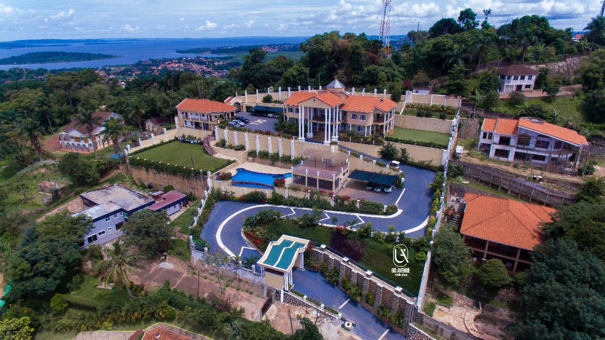 ArthurMuhwezi12's tweet photo. Neighbors muswaleko😂 Why can't you relocate? https://t.co/pF7oizbqgC
