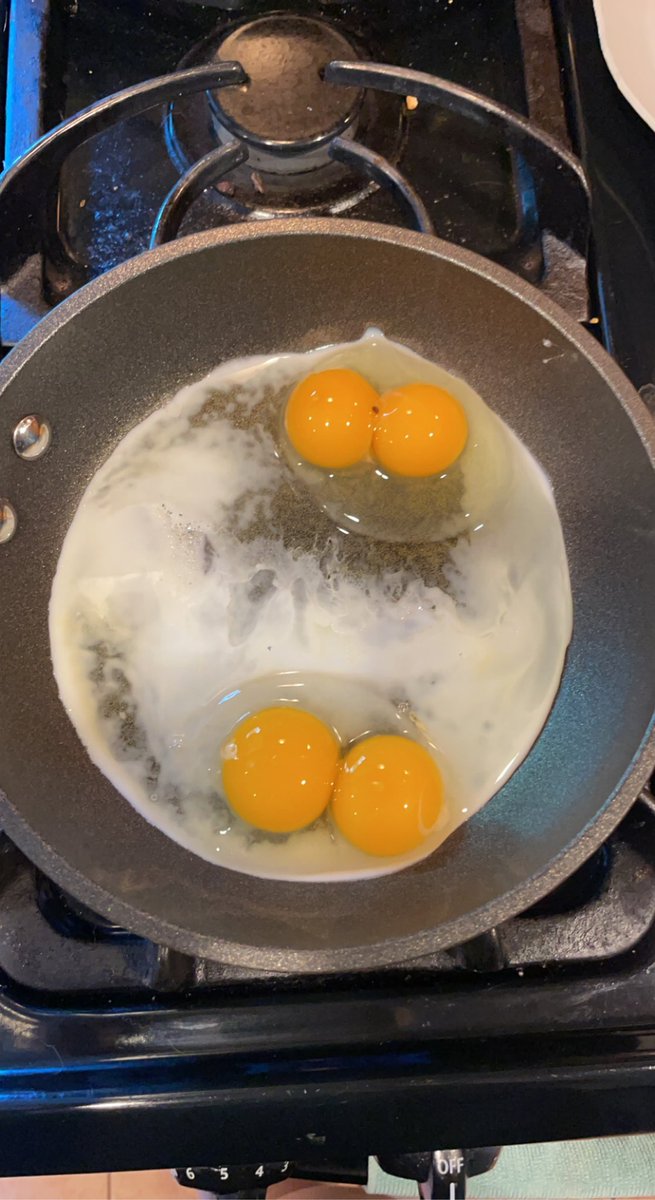LindsMcgonagall's tweet photo. @Wegmans wtf is Happening here. This is 4 days in a row https://t.co/pVDuwjLeyo