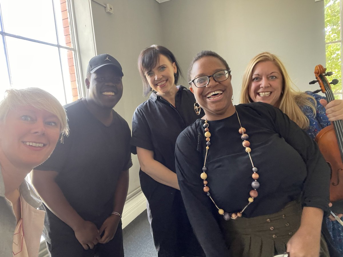 ___Michelle____'s tweet photo. Ready and excited for our panel on โExploring the moments when people come together for the spectacle of music and sportโ as part of the Sound and Stadiums series with @insoundvoice @SAF_S2E @rockysmith76 @shegeekbham @saliwynryan @rpoonline https://t.co/yZzHR26NWk
