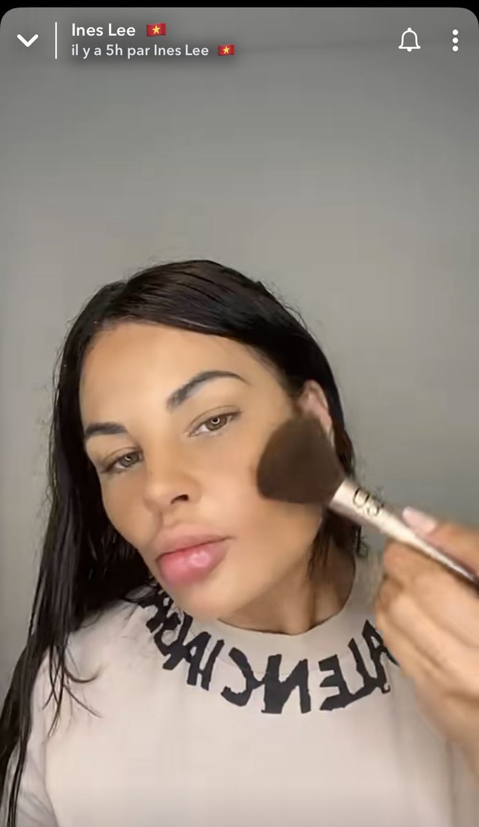 lana_michele4's tweet photo. Mais… mais qui lui dit? Elle a fait quoi à son visage 🧐😳
#ineslee #sarahfraisou #influvoleurs #influenceurs #millajasmine # https://t.co/U6as9Rpodi